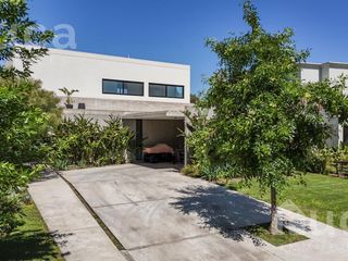 Foto 2 de Casa en venta y alquiler, en El Cantón Barrio Golf  ,Escobar