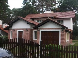 Foto 1 de Casa en venta - 3 Dormitorios 2 Baños - Cochera - 525Mts2 - Pinamar