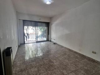 Foto 1 de Departamento 3 ambientes en Venta con Cochera - Boedo