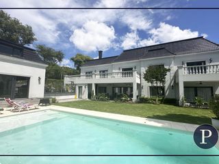 Foto 3 de Residencia de categoría en Los Troncos