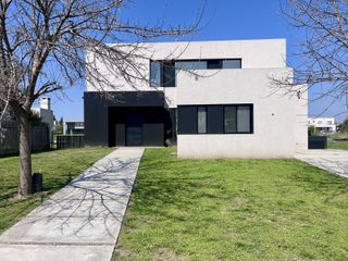 Foto 2 de CASA, VENTA, SAN MATIAS  LOTE al 1100, 5 AMBIENTES