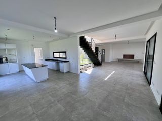 Foto 6 de CASA, VENTA, SAN MATIAS  LOTE al 1100, 5 AMBIENTES
