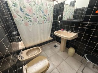 Foto 23 de Casa en venta en Barrio Centro, 4 dorm, 2 baños, patio, terraza y garage. APTO CREDITO