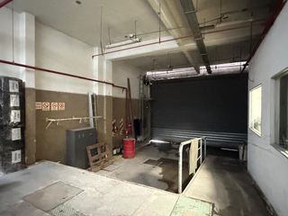 Foto 16 de Alquiler de Deposito con Oficinas en la calle Estado de Palestina al 900