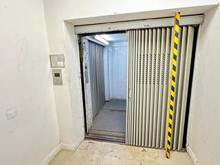 Foto 8 de Alquiler de Deposito con Oficinas en la calle Estado de Palestina al 900
