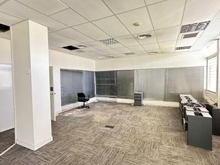 Foto 12 de Alquiler de Deposito con Oficinas en la calle Estado de Palestina al 900