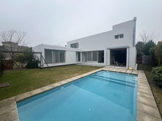 Foto 1 de Venta Casa 3 dormitorios en Las Glorietas, Nordelta