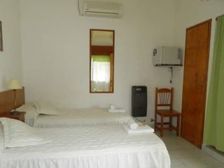 Foto 4 de Complejo en venta - 8 Dormitorios 7 Baños - Cochera - 860Mts2 - San Miguel del Monte