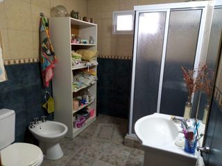 Foto 17 de Casa en venta - 4 Dormitorios 2 Baño - 400mts2 - La Plata