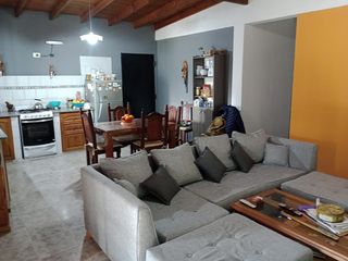 Foto 2 de Casa en venta - 4 Dormitorios 2 Baño - 400mts2 - La Plata