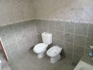 Foto 24 de Casa en venta - 4 Dormitorios 2 Baño - 400mts2 - La Plata