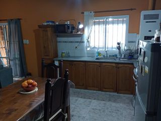 Foto 5 de Casa en venta - 4 Dormitorios 2 Baño - 400mts2 - La Plata