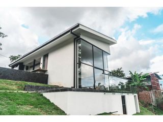 Foto 1 de SE VENDE FINCA EN PEREIRA VEREDA GUACARI
