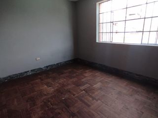 Foto 14 de Amplia Casa de 2 pisos en Cercado de Lima