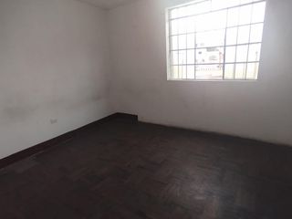 Foto 5 de Amplia Casa de 2 pisos en Cercado de Lima