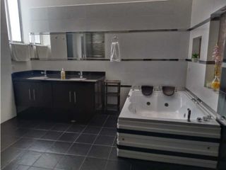 Foto 52 de VENTA PERMUTA CASA MANSION SANGIL SANTANDER COD2618241