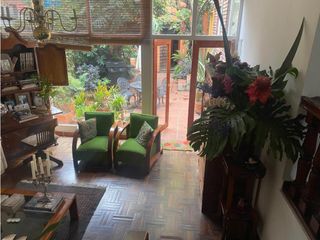 Foto 1 de Casa con jardín para venta en Santa Paula