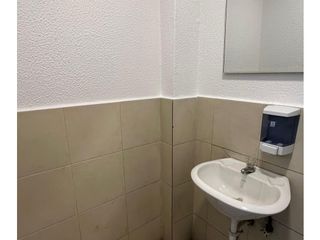 Foto 10 de Mariana de Jesus, Local Comercial en Renta, 50m2, 1 Ambiente