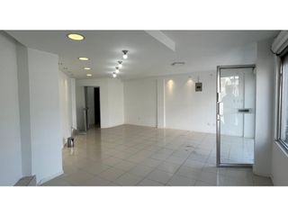 Foto 1 de Mariana de Jesus, Local Comercial en Renta, 50m2, 1 Ambiente