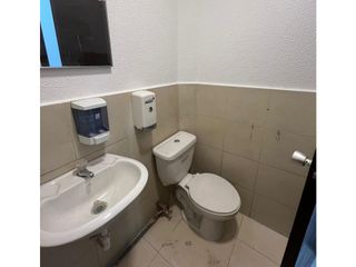 Foto 11 de Mariana de Jesus, Local Comercial en Renta, 50m2, 1 Ambiente