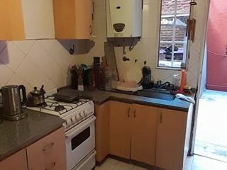 Foto 9 de SE VENDE DPTO 2 AMB. EN PB   CON PATIO  APTO PROFESIONAL