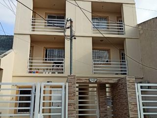 Foto 2 de Departamento en venta en Ramos Mejia Sur