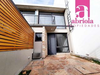 Foto 1 de Departamento Tipo Casa en venta en Quilmes Centro