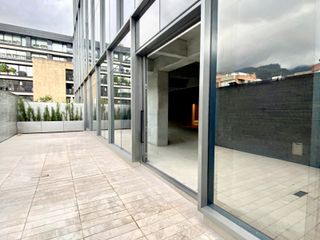 Foto 2 de OFICINA en ARRIENDO/VENTA en Bogotá Chico Reservado