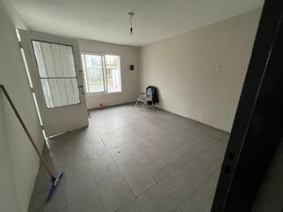 Foto 6 de AMPLIA CASA EN VENTA EN BARRIO ITUZAINGO ANEXO A METROS DE AV VUSETICH
