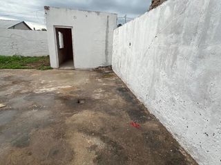 Foto 4 de AMPLIA CASA EN VENTA EN BARRIO ITUZAINGO ANEXO A METROS DE AV VUSETICH