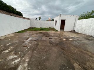 Foto 2 de AMPLIA CASA EN VENTA EN BARRIO ITUZAINGO ANEXO A METROS DE AV VUSETICH