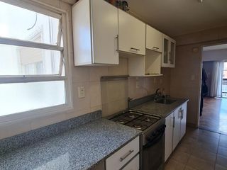 Foto 15 de Departamento en  venta de 3 ambientes, al frente con balcón