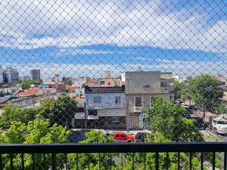 Foto 11 de Departamento en  venta de 3 ambientes, al frente con balcón