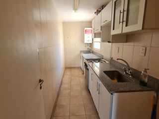 Foto 12 de Departamento en  venta de 3 ambientes, al frente con balcón