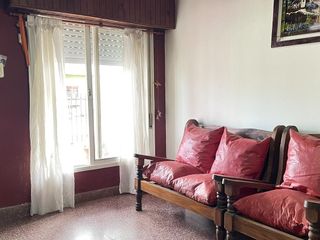 Foto 8 de Casa en venta, 2 dormi, quincho, cochera, patio y parque, Los Hornos, La Plata. 152bis 63 y 64