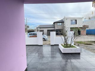 Foto 17 de Casa en venta, 2 dormi, quincho, cochera, patio y parque, Los Hornos, La Plata. 152bis 63 y 64