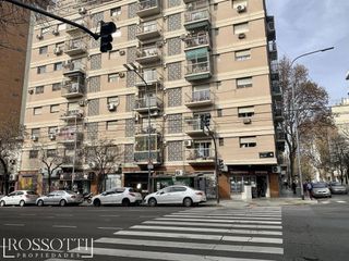 Foto 12 de 2 Cocheras juntas fijas cubiertas en edificio - 2,47 x 2,50 mts cada una.