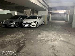 Foto 7 de 2 Cocheras juntas fijas cubiertas en edificio - 2,47 x 2,50 mts cada una.