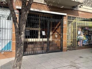 Foto 9 de 2 Cocheras juntas fijas cubiertas en edificio - 2,47 x 2,50 mts cada una.