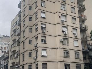 Foto 20 de Departamento en  venta al frente con balcon - Centro