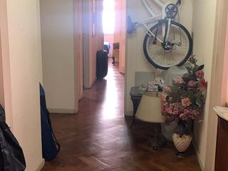 Foto 6 de Departamento en  venta al frente con balcon - Centro
