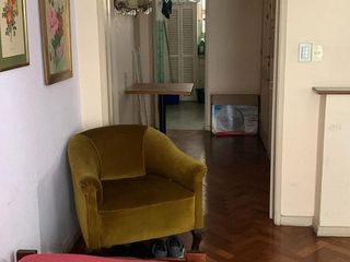 Foto 5 de Departamento en  venta al frente con balcon - Centro