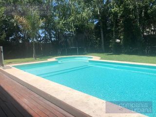 Foto 2 de OPORTUNIDAD VENTA  Casa en Barrio Santa Barbara.