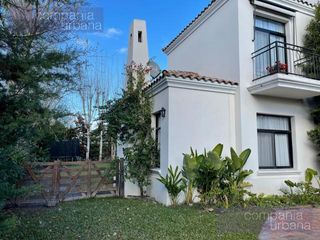 Foto 31 de OPORTUNIDAD VENTA  Casa en Barrio Santa Barbara.