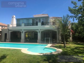 Foto 3 de OPORTUNIDAD VENTA  Casa en Barrio Santa Barbara.
