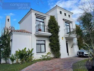 Foto 32 de OPORTUNIDAD VENTA  Casa en Barrio Santa Barbara.
