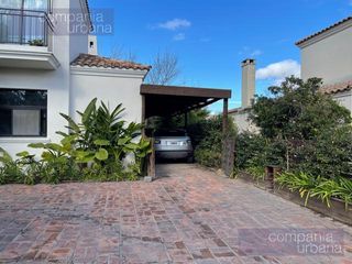 Foto 33 de OPORTUNIDAD VENTA  Casa en Barrio Santa Barbara.