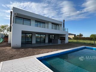 Foto 32 de Casa a estrenar en el Canton Golf- MAROTO PROPIEDADES