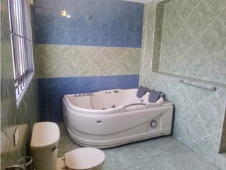 Foto 11 de Villaflora, Casa Comercial en Renta, 740m2, 17 Ambientes