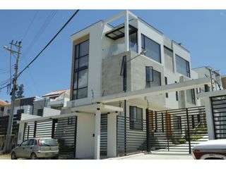 Foto 1 de HERMOSA Y MODERNA CASA EN RENTA CHAULLABAMBA CUENCA